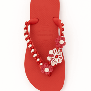 Havaianas Vermelha Bordada com Pérolas e Flores Artesanais